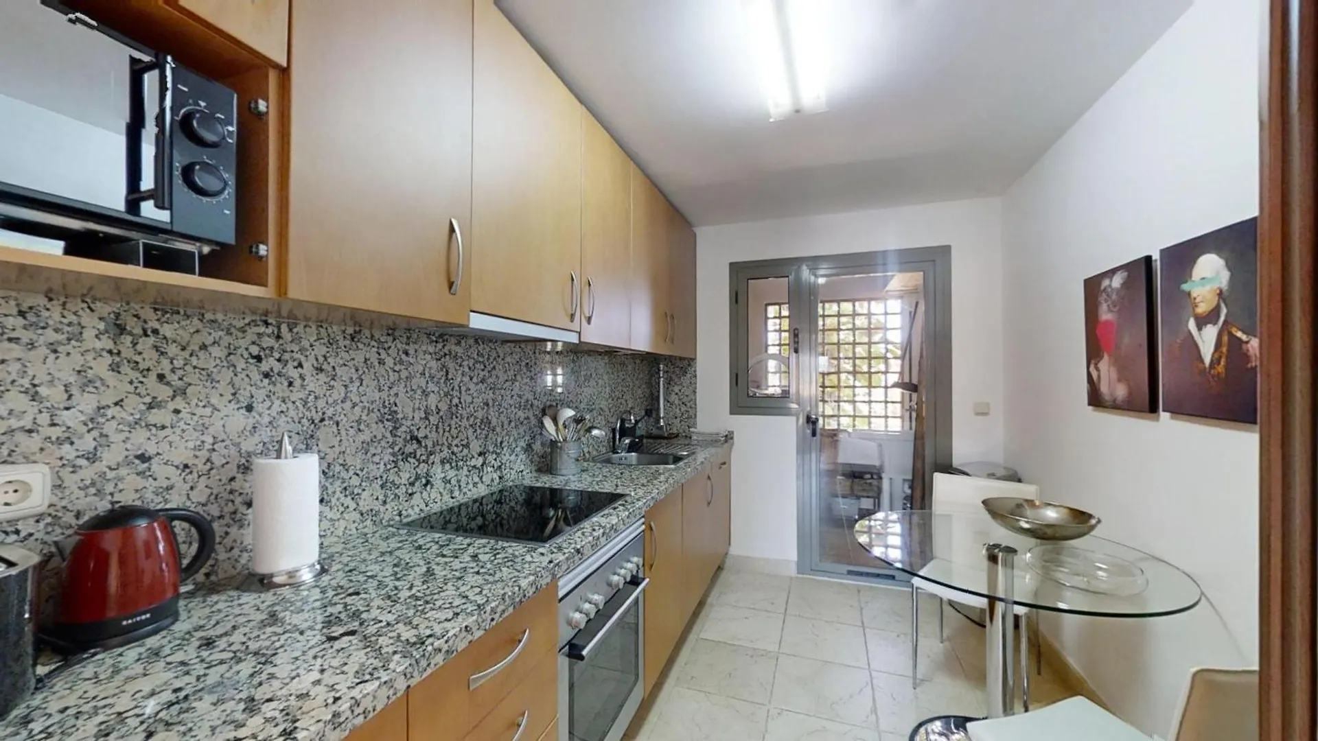 Luxury Ground Floor Apartment With Spa Facilities Estepona 0*,  Spain
